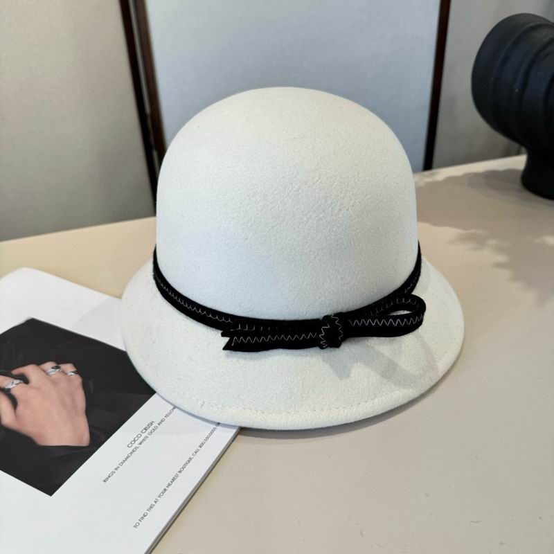 Prada top hat 012602